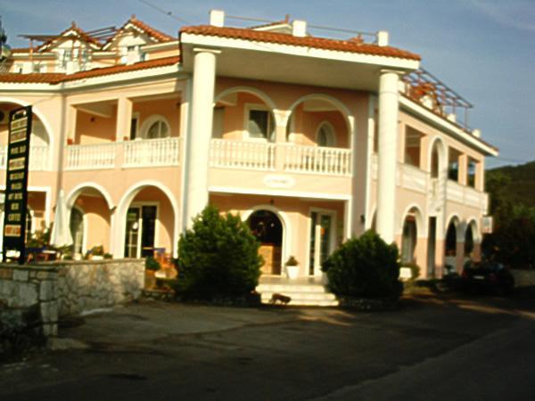 Kyprianos Aparthotel Keri Esterno foto